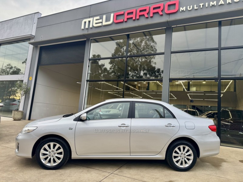 COROLLA 2.0 ALTIS PREMIUM 16V FLEX 4P AUTOMÁTICO - 2013 - LAJEADO
