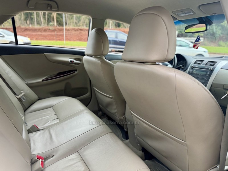 COROLLA 2.0 ALTIS PREMIUM 16V FLEX 4P AUTOMÁTICO - 2013 - LAJEADO