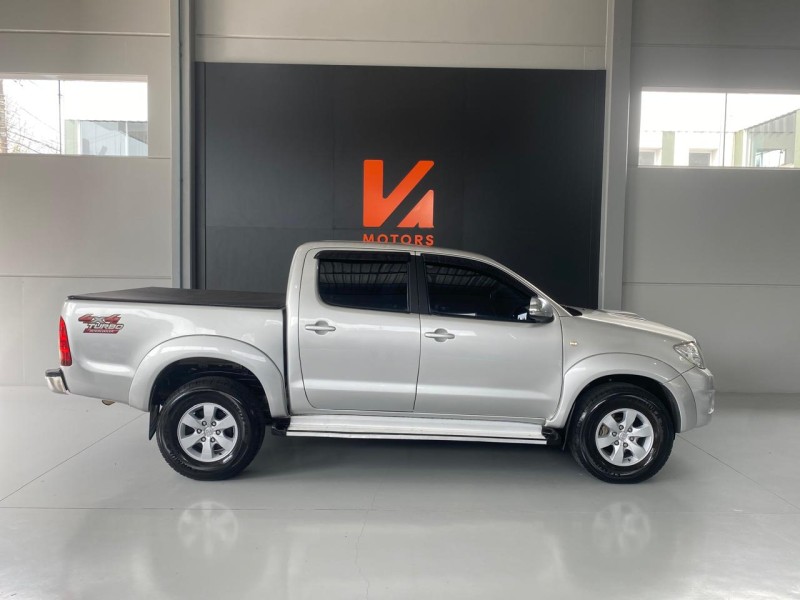 HILUX 3.0 SRV 4X4 CD 16V TURBO INTERCOOLER DIESEL 4P AUTOMÁTICO - 2011 - CARLOS BARBOSA