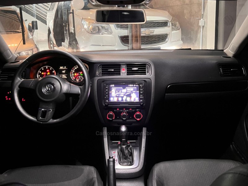 JETTA 2.0 COMFORTLINE FLEX 4P TIPTRONIC - 2012 - ESTâNCIA VELHA