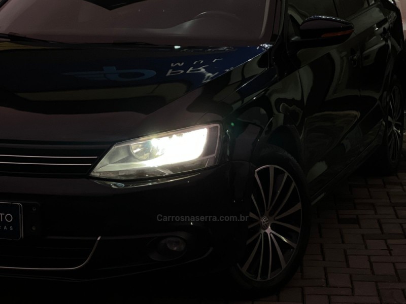 JETTA 2.0 COMFORTLINE FLEX 4P TIPTRONIC - 2012 - ESTâNCIA VELHA