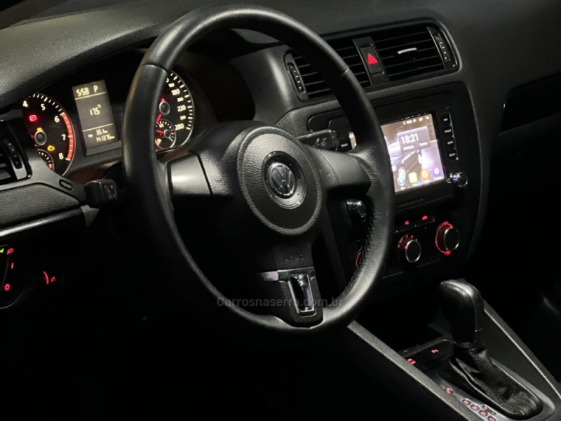 JETTA 2.0 COMFORTLINE FLEX 4P TIPTRONIC - 2012 - ESTâNCIA VELHA