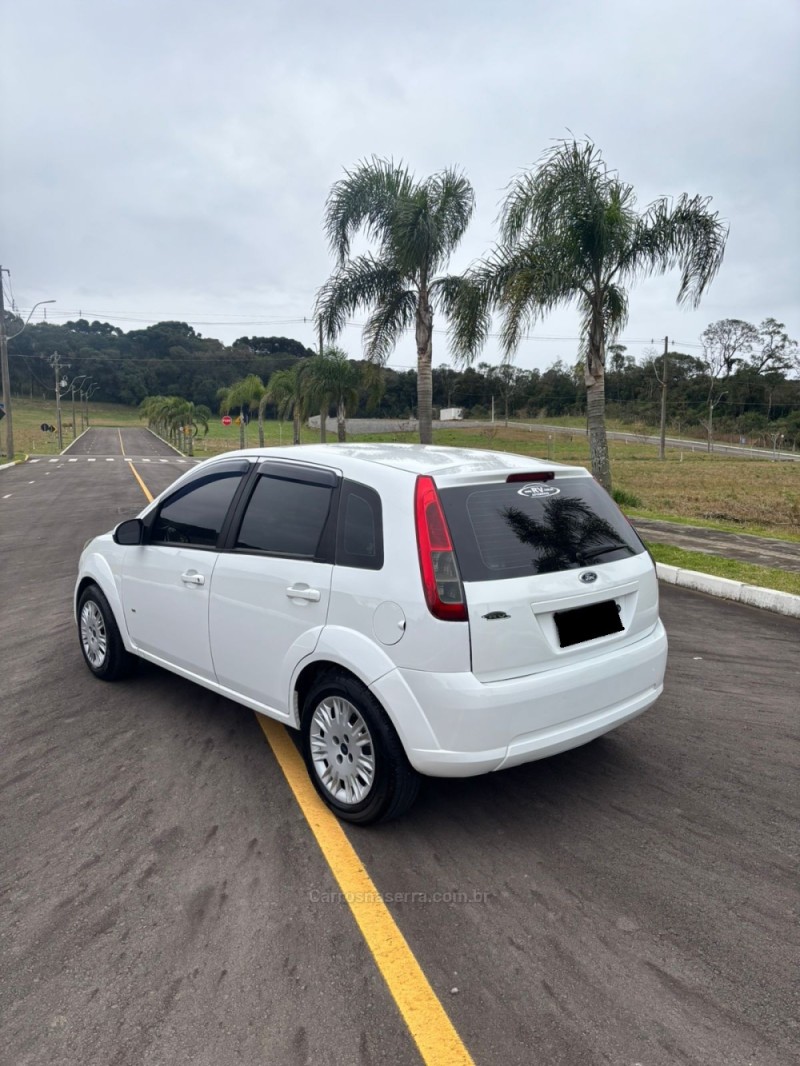 FIESTA 1.6 MPI 8V GASOLINA 4P MANUAL - 2014 - CARLOS BARBOSA