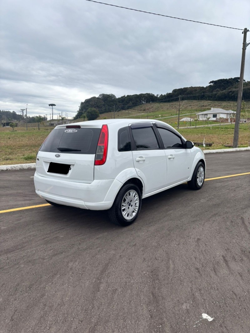 FIESTA 1.6 MPI 8V GASOLINA 4P MANUAL - 2014 - CARLOS BARBOSA