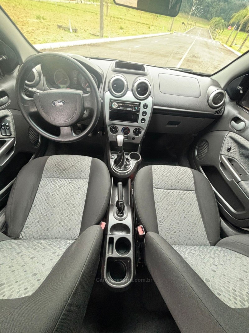 FIESTA 1.6 MPI 8V GASOLINA 4P MANUAL - 2014 - CARLOS BARBOSA