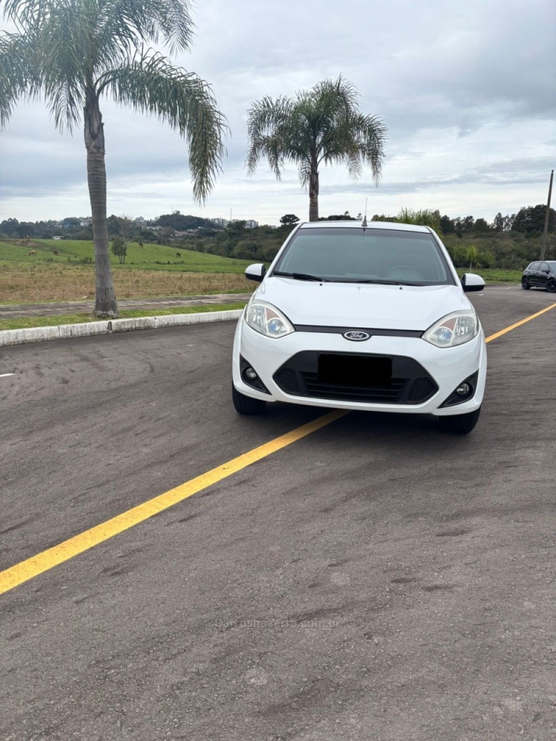 FIESTA 1.6 MPI 8V GASOLINA 4P MANUAL - 2014 - CARLOS BARBOSA