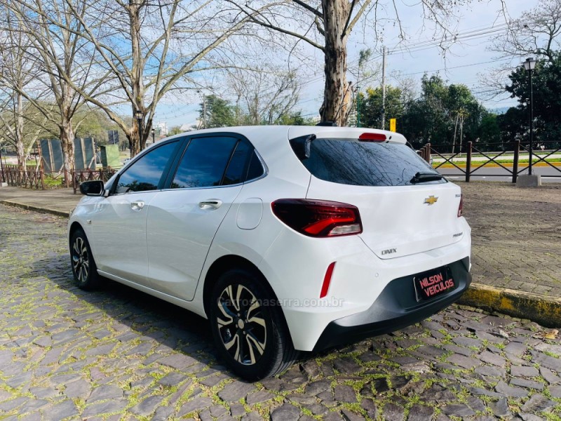 ONIX 1.0 PREMIER 8V TURBO FLEX 4P AUTOMÁTICO - 2023 - NOVO HAMBURGO