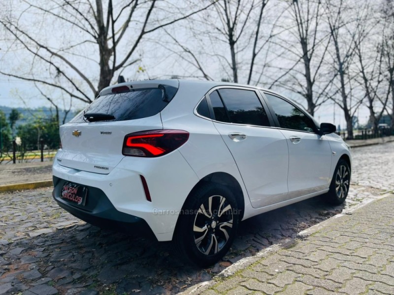 ONIX 1.0 PREMIER 8V TURBO FLEX 4P AUTOMÁTICO - 2023 - NOVO HAMBURGO