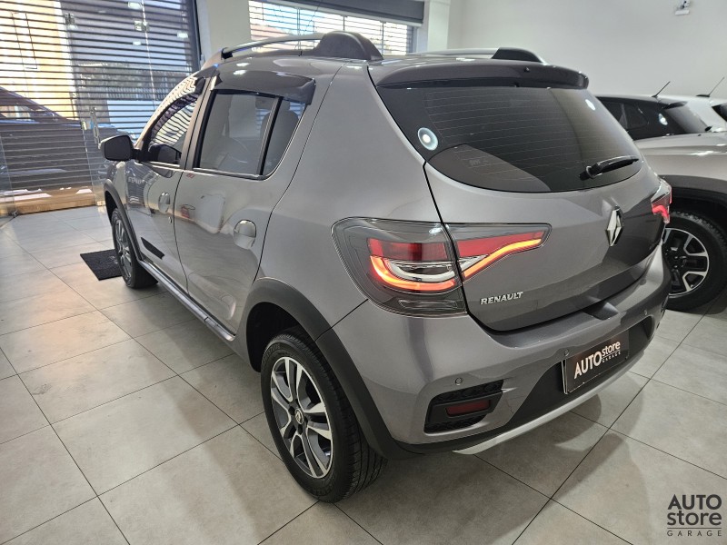 SANDERO 1.6 STEPWAY ICONIC X-TRONIC 16V FLEX 4P AUTOMÁTICO - 2022 - CAXIAS DO SUL