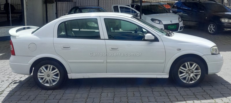 ASTRA 1.8 MPFI GL SEDAN 8V ÁLCOOL 4P MANUAL - 2002 - CAXIAS DO SUL