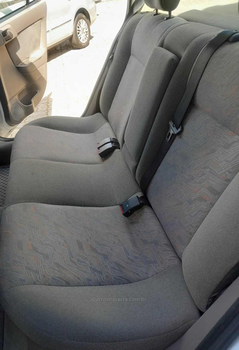 ASTRA 1.8 MPFI GL SEDAN 8V ÁLCOOL 4P MANUAL - 2002 - CAXIAS DO SUL