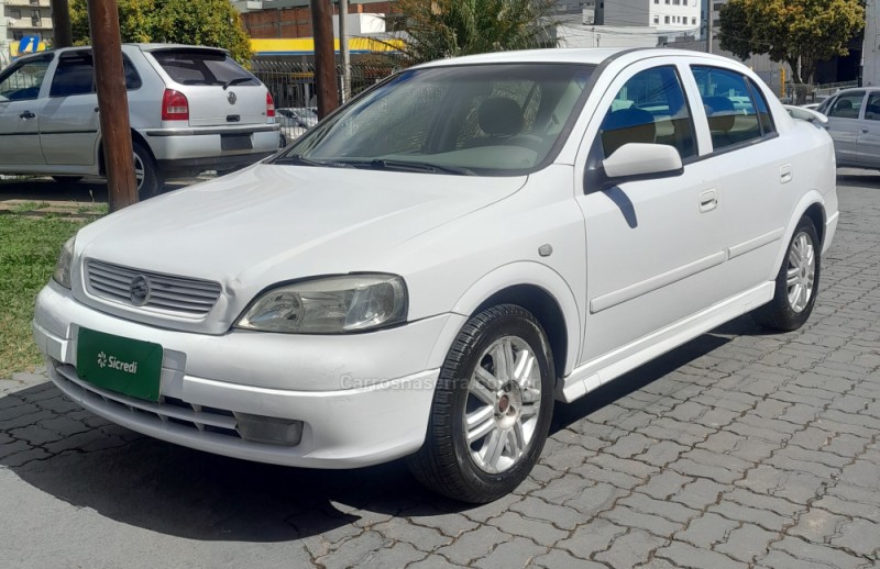 astra 1.8 mpfi gl sedan 8v alcool 4p manual 2002 caxias do sul
