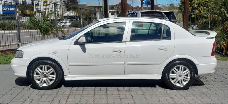 ASTRA 1.8 MPFI GL SEDAN 8V ÁLCOOL 4P MANUAL - 2002 - CAXIAS DO SUL