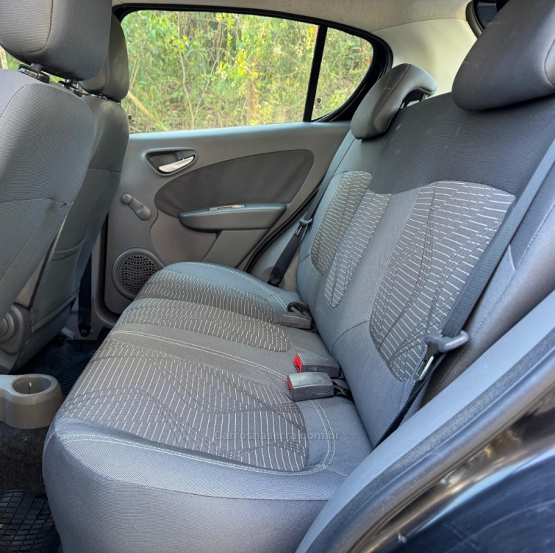 PALIO 1.0 MPI ATTRACTIVE 8V FLEX 4P MANUAL - 2013 - GUAPORé