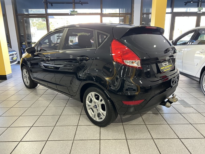 FIESTA 1.6 SE HATCH 16V FLEX 4P MANUAL - 2014 - CAXIAS DO SUL