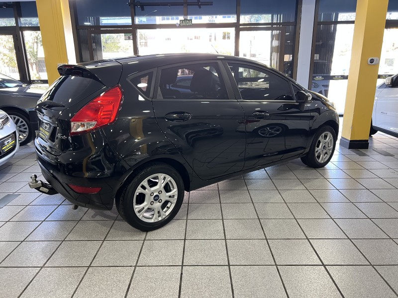 FIESTA 1.6 SE HATCH 16V FLEX 4P MANUAL - 2014 - CAXIAS DO SUL