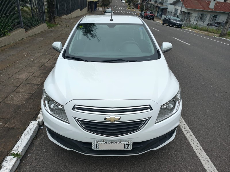 PRISMA 1.0 MPFI LT 8V FLEX 4P MANUAL - 2015 - FARROUPILHA