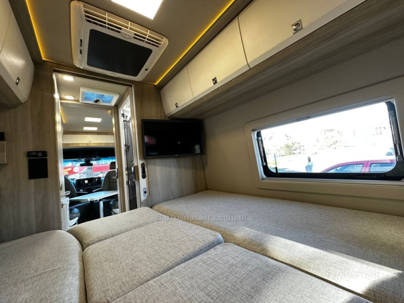 SPRINTER 2.2 FURGÃO 416 LONGO TETO ALTO DIESEL 3P MANUAL - 2024 - CANELA