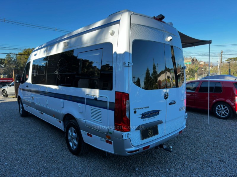 SPRINTER 2.2 FURGÃO 416 LONGO TETO ALTO DIESEL 3P MANUAL - 2024 - CANELA