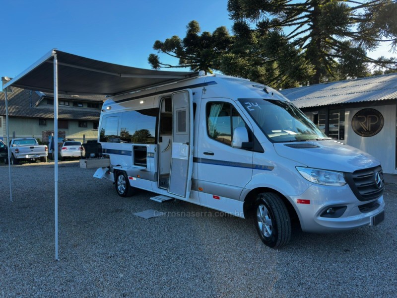 SPRINTER 2.2 FURGÃO 416 LONGO TETO ALTO DIESEL 3P MANUAL - 2024 - CANELA