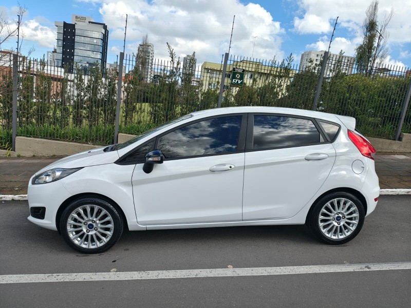 FIESTA 1.6 SE HATCH 16V FLEX 4P MANUAL - 2017 - FARROUPILHA