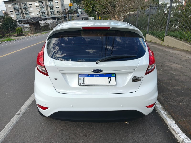 FIESTA 1.6 SE HATCH 16V FLEX 4P MANUAL - 2017 - FARROUPILHA