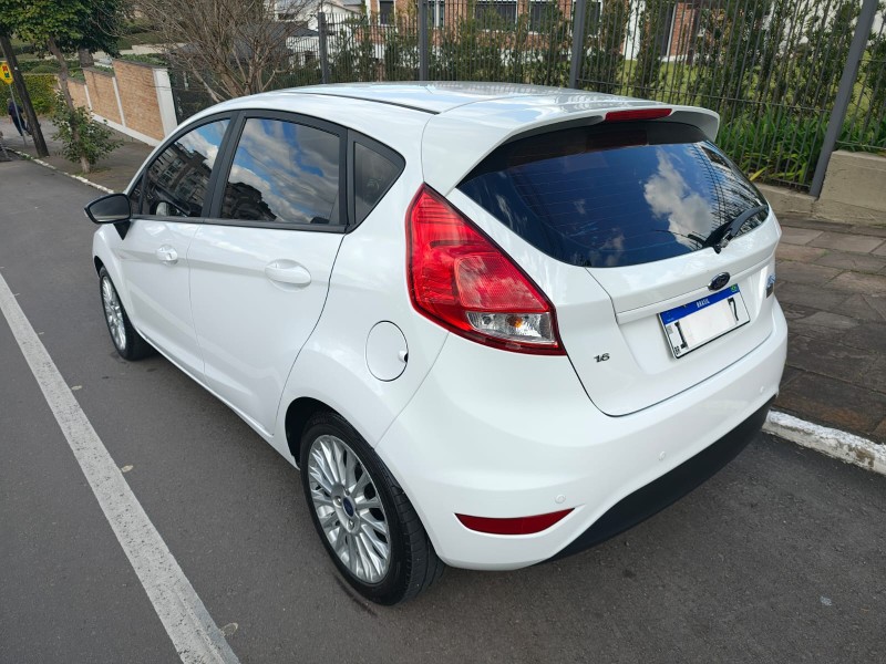 FIESTA 1.6 SE HATCH 16V FLEX 4P MANUAL - 2017 - FARROUPILHA