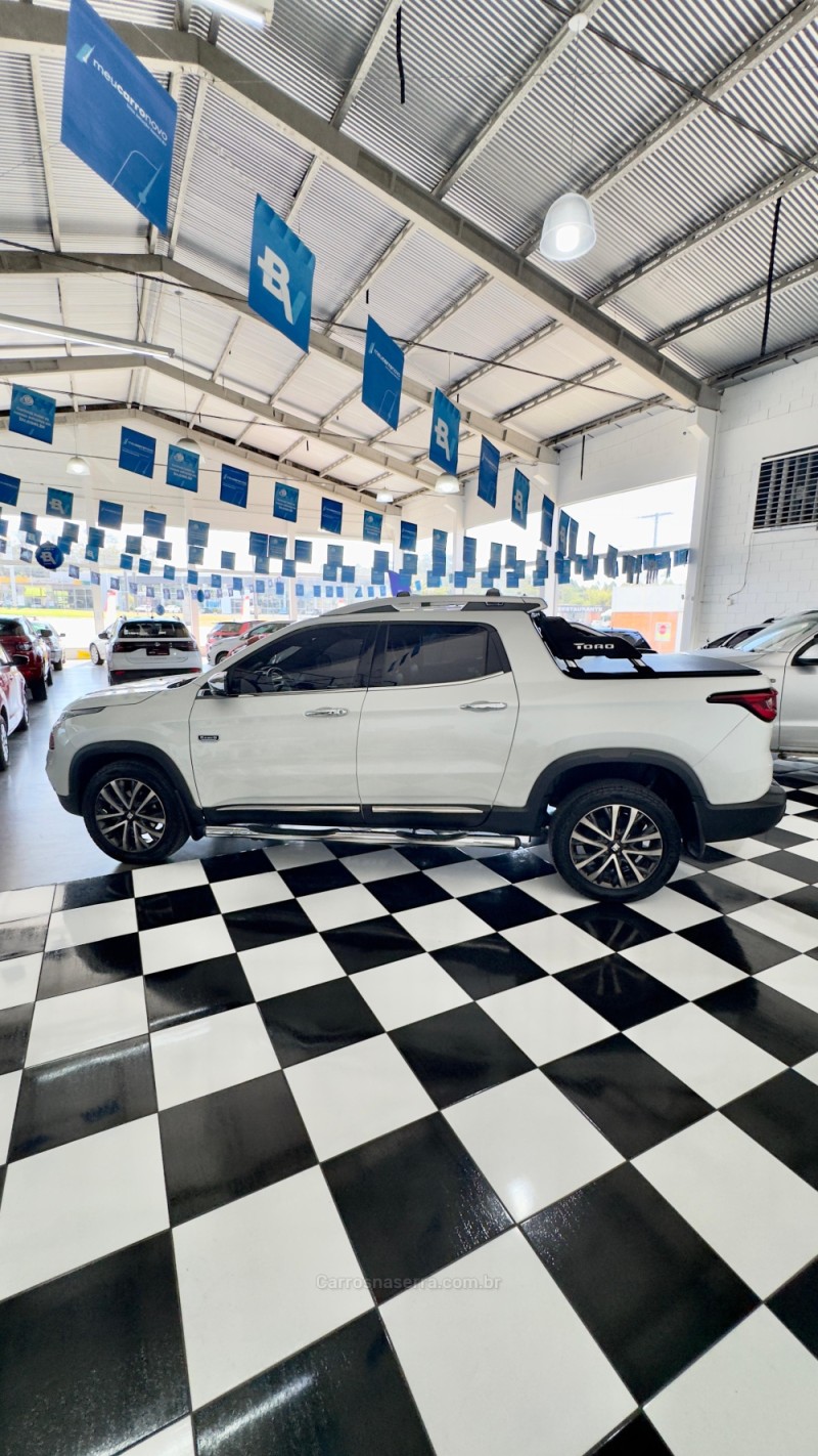 TORO 2.0 16V TURBO DIESEL RANCH AT 4X4 AUTOMÁTICO - 2023 - MONTENEGRO