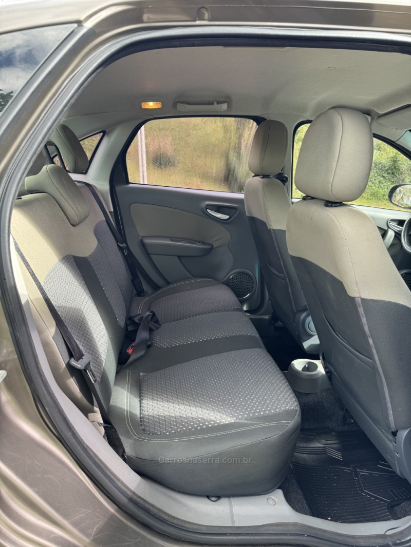 GRAND SIENA 1.6 MPI ESSENCE 16V FLEX 4P MANUAL - 2016 - NOVA ARAçá