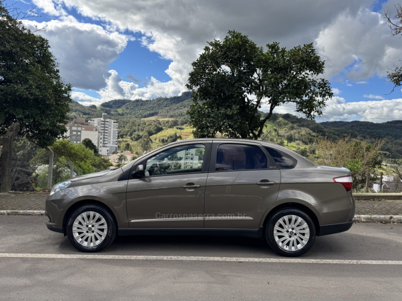 GRAND SIENA 1.6 MPI ESSENCE 16V FLEX 4P MANUAL - 2016 - NOVA ARAçá