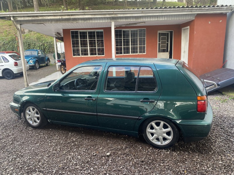GOLF 1.8 MI GL 8V GASOLINA 4P MANUAL - 1997 - CAXIAS DO SUL