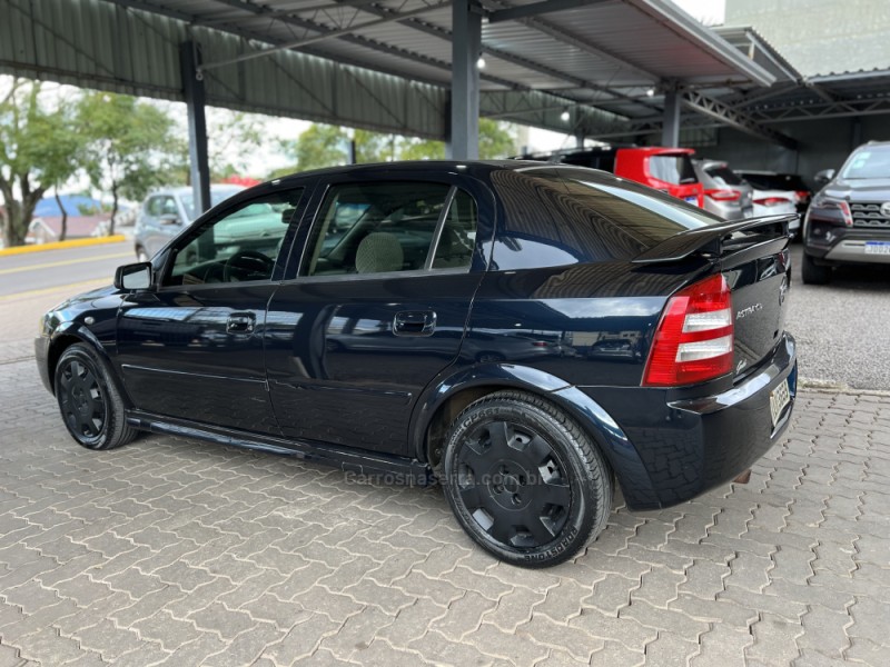 ASTRA 2.0 MPFI CD 8V GASOLINA 4P MANUAL - 2004 - BOM PRINCíPIO