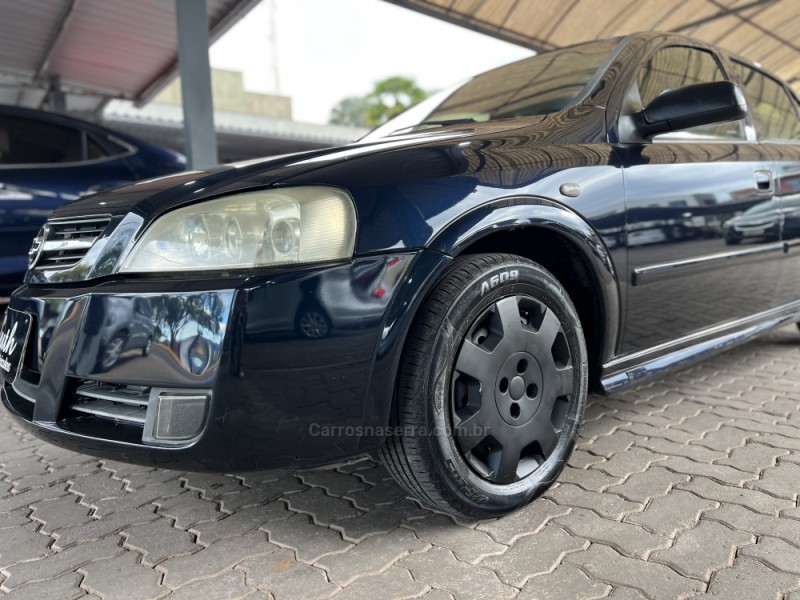 ASTRA 2.0 MPFI CD 8V GASOLINA 4P MANUAL - 2004 - BOM PRINCíPIO
