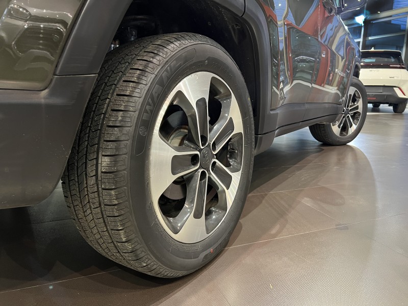 COMPASS 2.0 16V FLEX LONGITUDE AUTOMÁTICO - 2018 - FARROUPILHA