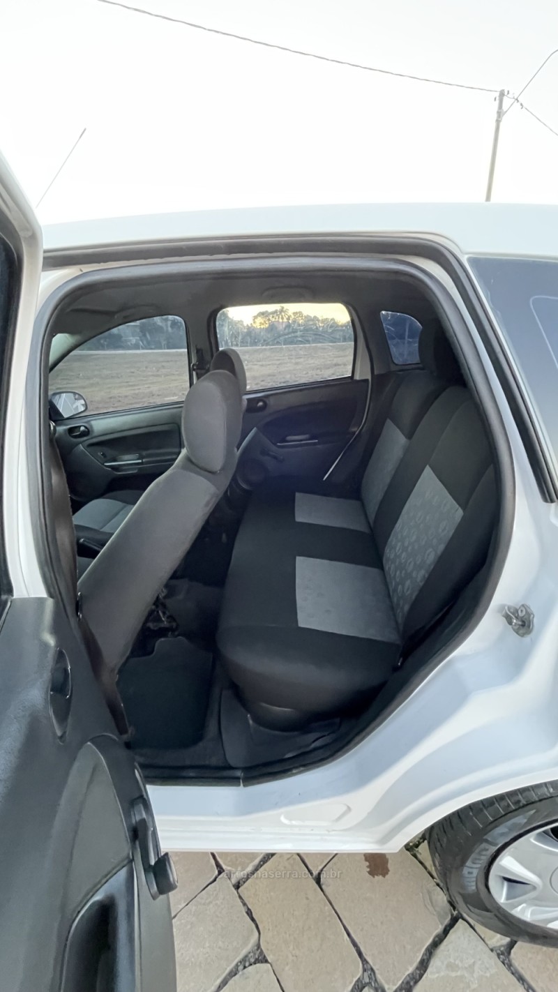 FIESTA 1.6 MPI 8V GASOLINA 4P MANUAL - 2012 - VILA FLORES