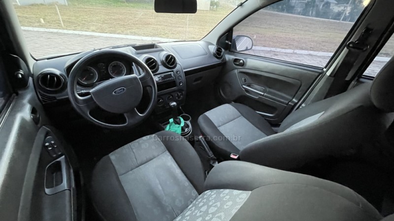 FIESTA 1.6 MPI 8V GASOLINA 4P MANUAL - 2012 - VILA FLORES