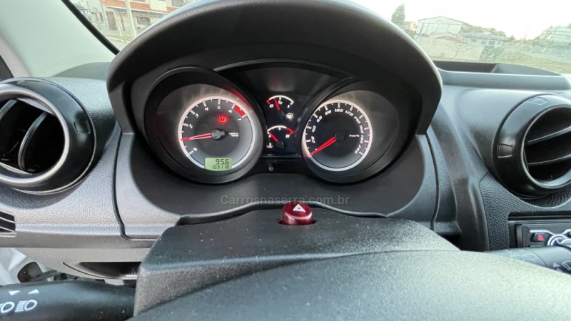 FIESTA 1.6 MPI 8V GASOLINA 4P MANUAL - 2012 - VILA FLORES