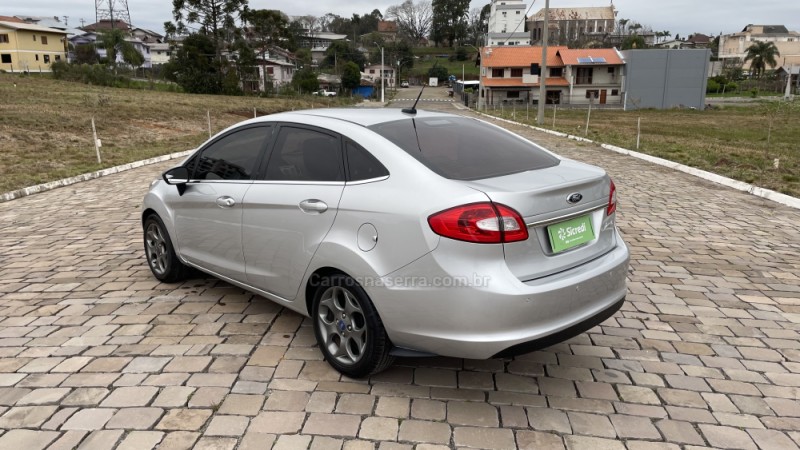 FIESTA 1.6 SE SEDAN 16V FLEX 4P MANUAL - 2012 - VILA FLORES