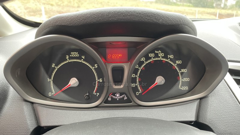FIESTA 1.6 SE SEDAN 16V FLEX 4P MANUAL - 2012 - VILA FLORES