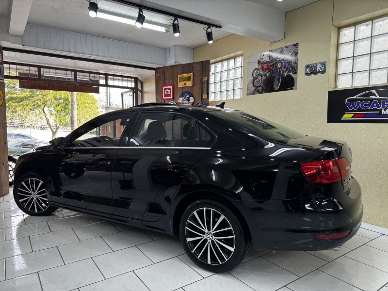 JETTA 2.0 TSI HIGHLINE 211CV GASOLINA 4P TIPTRONIC - 2013 - CAXIAS DO SUL