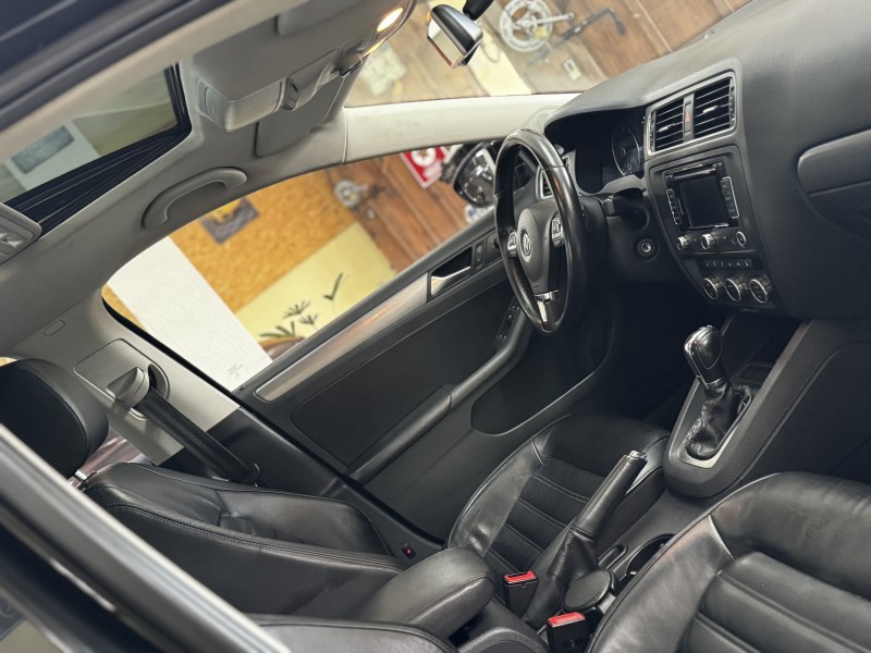 JETTA 2.0 TSI HIGHLINE 211CV GASOLINA 4P TIPTRONIC - 2013 - CAXIAS DO SUL