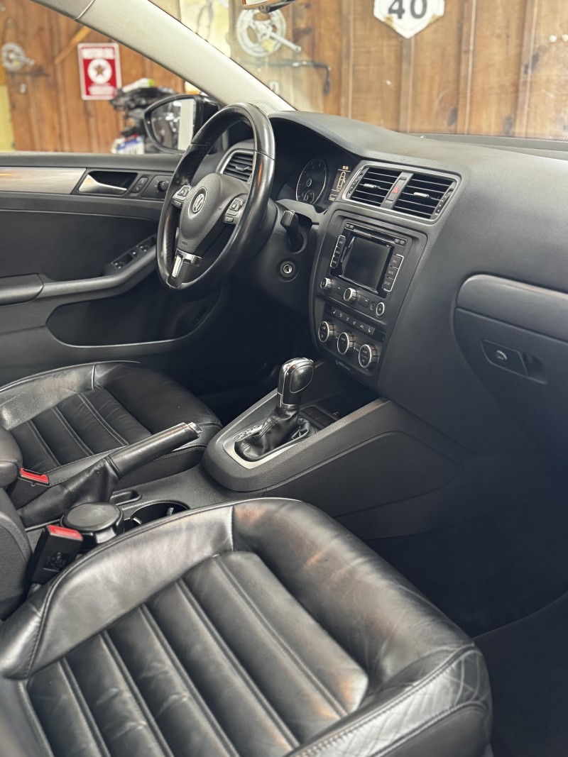 JETTA 2.0 TSI HIGHLINE 211CV GASOLINA 4P TIPTRONIC - 2013 - CAXIAS DO SUL