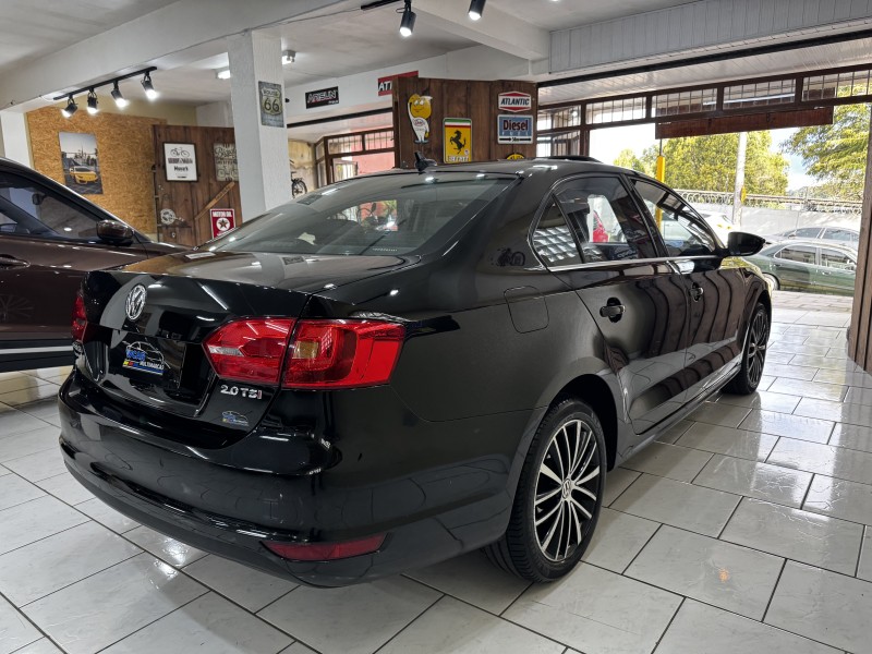 JETTA 2.0 TSI HIGHLINE 211CV GASOLINA 4P TIPTRONIC - 2013 - CAXIAS DO SUL