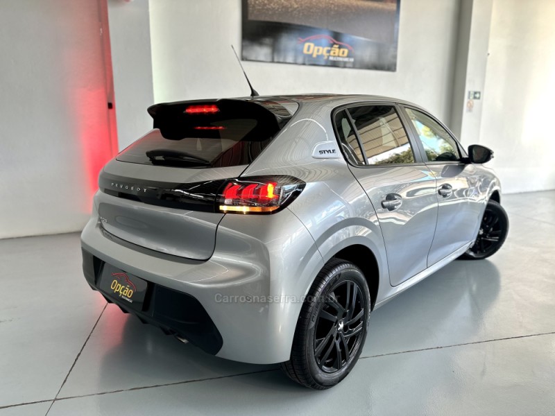 208 1.0 STYLE FLEX 6V 4P MANUAL - 2023 - NOVO HAMBURGO