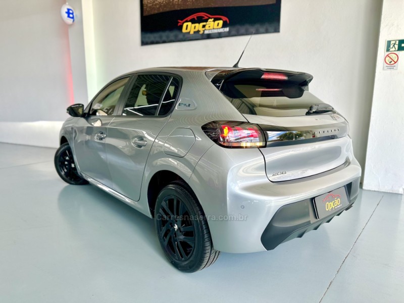 208 1.0 STYLE FLEX 6V 4P MANUAL - 2023 - NOVO HAMBURGO