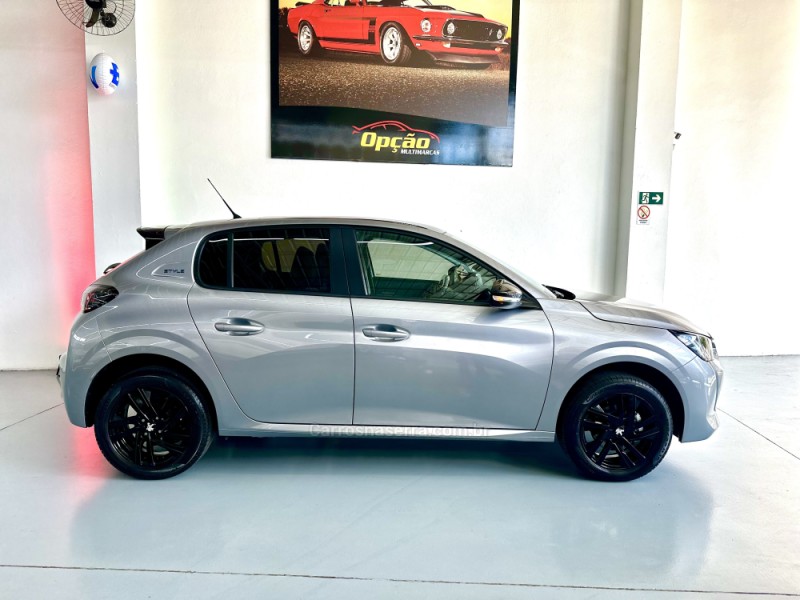 208 1.0 STYLE FLEX 6V 4P MANUAL - 2023 - NOVO HAMBURGO