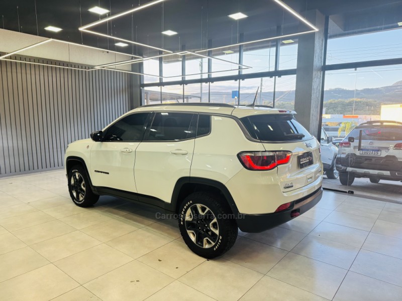 COMPASS 2.0 TRAILHAWK TD350 TURBO DIESEL 4X4 4P AUTOMÁTICO - 2018 - DOIS IRMãOS