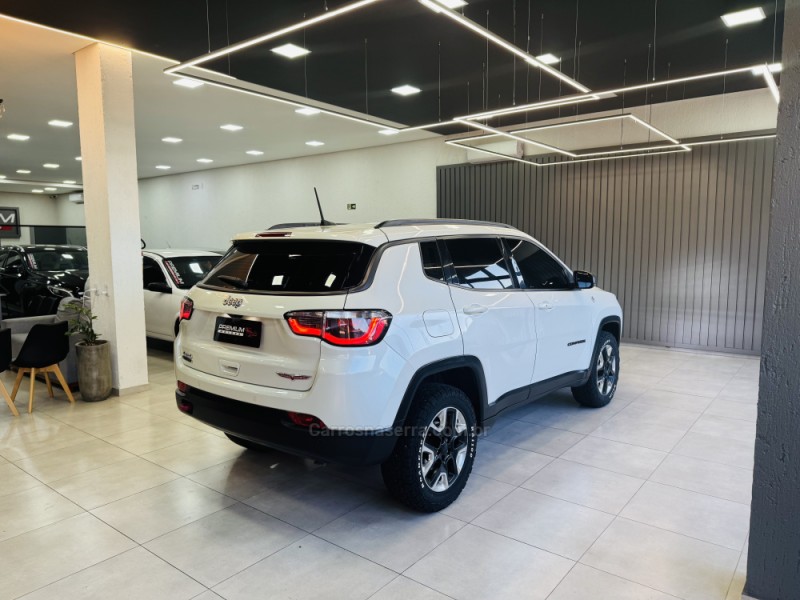 COMPASS 2.0 TRAILHAWK TD350 TURBO DIESEL 4X4 4P AUTOMÁTICO - 2018 - DOIS IRMãOS