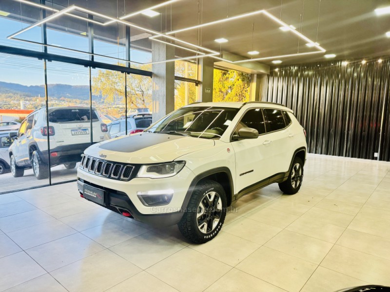 COMPASS 2.0 TRAILHAWK TD350 TURBO DIESEL 4X4 4P AUTOMÁTICO - 2018 - DOIS IRMãOS