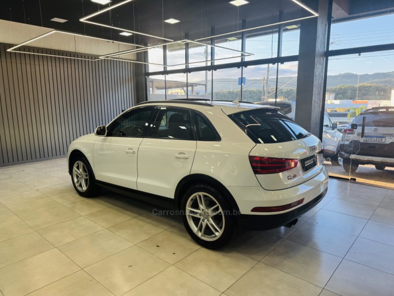Q3 2.0 TFSI ATTRACTION QUATTRO 4P GASOLINA S TRONIC - 2013 - DOIS IRMãOS
